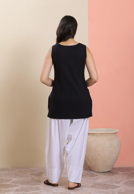 Qazmi Women Embroidered Viscose Rayon Sleeveless Embroidered Kurti