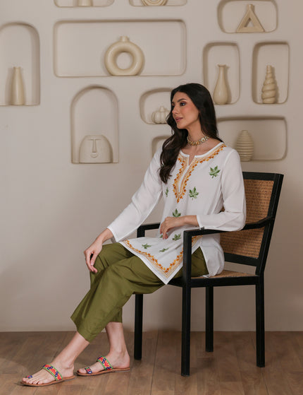 Qazmi Women Kashmiri Aari Embroidered Viscose Rayon Short Kurta