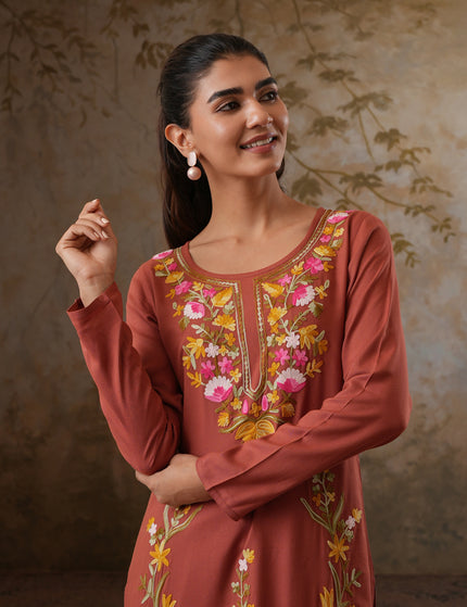 Qazmi Women's Sahar Kashmiri Aari Work Straight Kurta