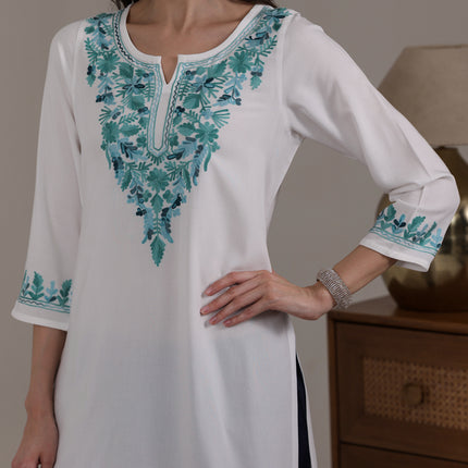 Qazmi Women's Noor Kashmiri Aari Work Straight Kurta