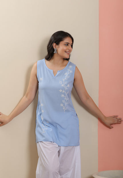 Qazmi Women Embroidered Viscose Rayon Sleeveless Embroidered Kurti