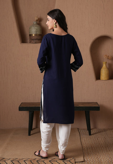 Qazmi Women's Mahsa Kashmiri Aari Work Straight Kurta