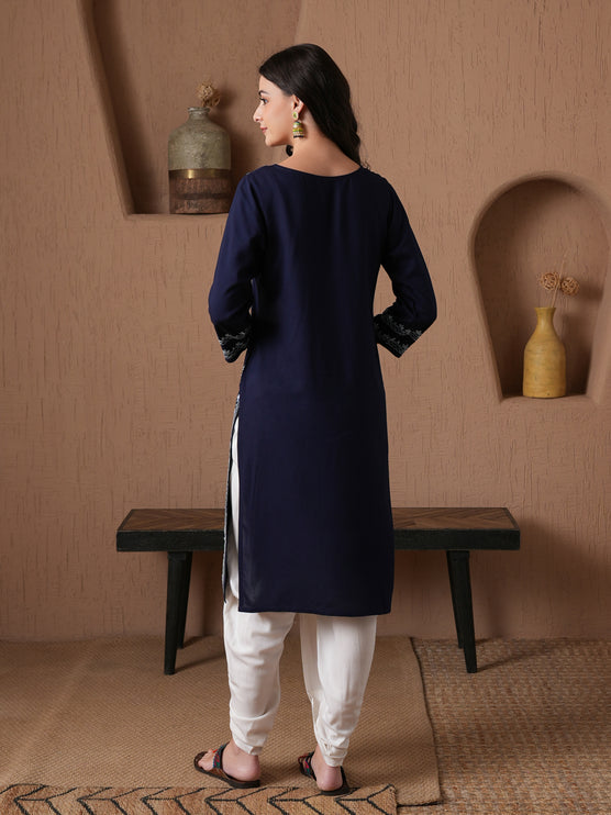 Qazmi Women's Mahsa Kashmiri Aari Work Straight Kurta