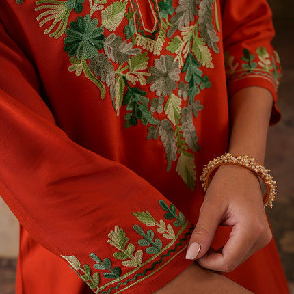 Qazmi Women's Noor Kashmiri Aari Work Straight Kurta