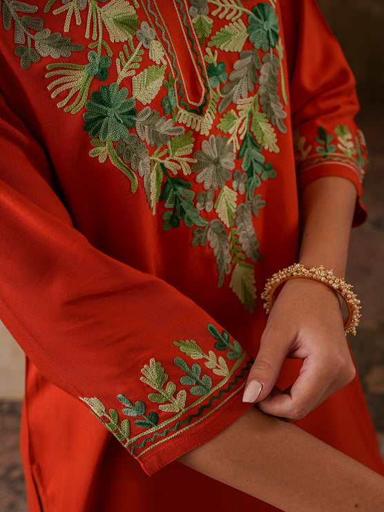 Qazmi Women's Noor Kashmiri Aari Work Straight Kurta