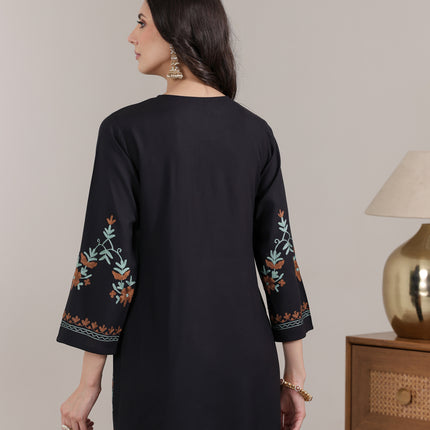 Qazmi Women Aari Embroidered Viscose Rayon Ethnic Short Kurta