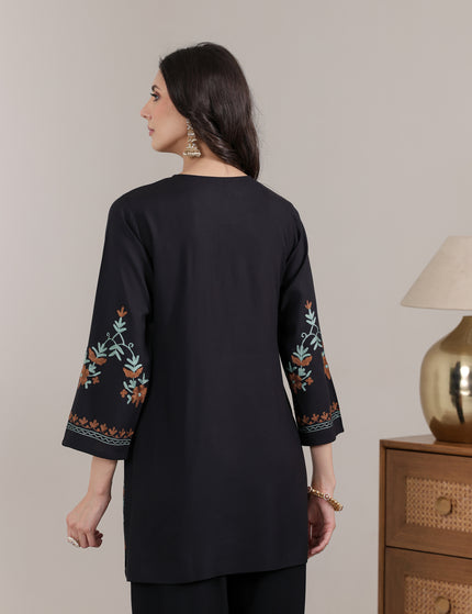 Qazmi Women Aari Embroidered Viscose Rayon Ethnic Short Kurta