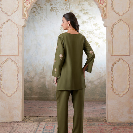 Qazmi Women's Kashmiri Chinarkari Work Olive Green CoOrd Set