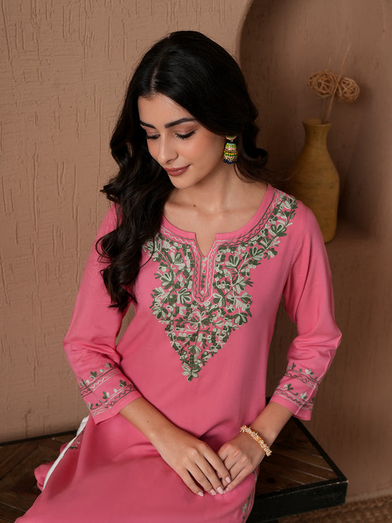 Qazmi Women's Mahsa Kashmiri Aari Work Straight Kurta