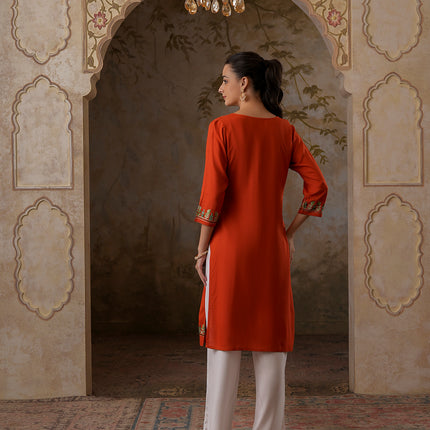 Qazmi Women's Noor Kashmiri Aari Work Straight Kurta