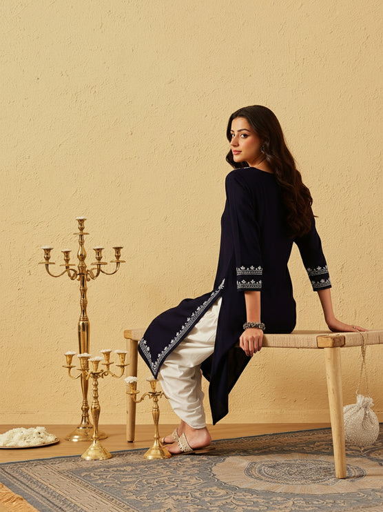Qazmi Women's Mahsa Kashmiri Aari Work Peach Straight Kurta