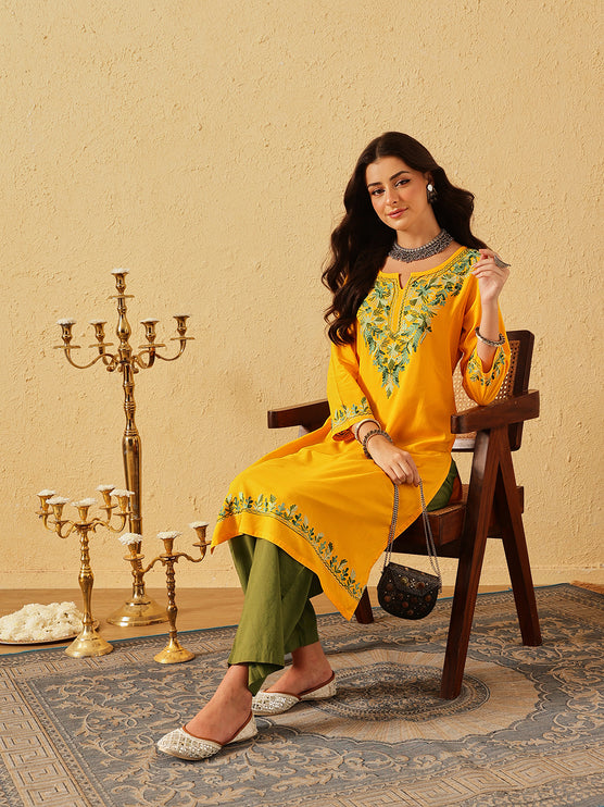 Qazmi Women's Noor Kashmiri Aari Work Straight Kurta