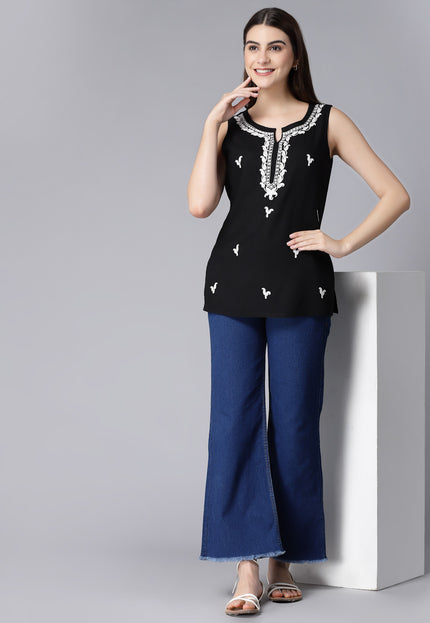 Laiba Aari Embriodered Sleevless Kurti For Women