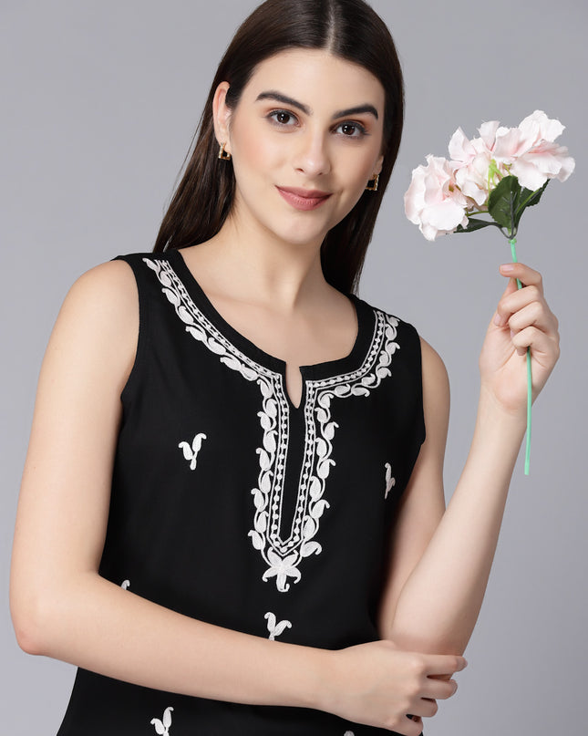 Laiba Aari Embriodered Sleevless Kurti For Women